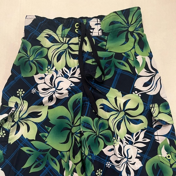 HANG TEN BOYS FLORAL SWIM TRUNKS/SHORTS SIZE MEDIUM. BLUE/WHITE/GREEN. - Picture 11 of 11